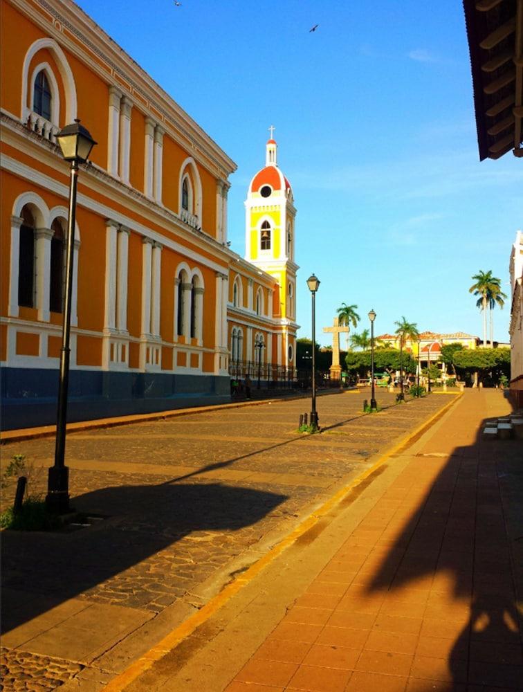 Los Patios Hotel グラナダ エクステリア 写真